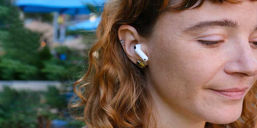هندزفری بی‌سیم و بلوتوث اپل AirPods 4 ANC دارای قابلیت نویز کنسلینگ فعال